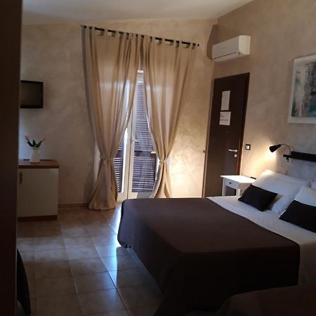 B&B Giorgia Airport Fiumicino Buitenkant foto