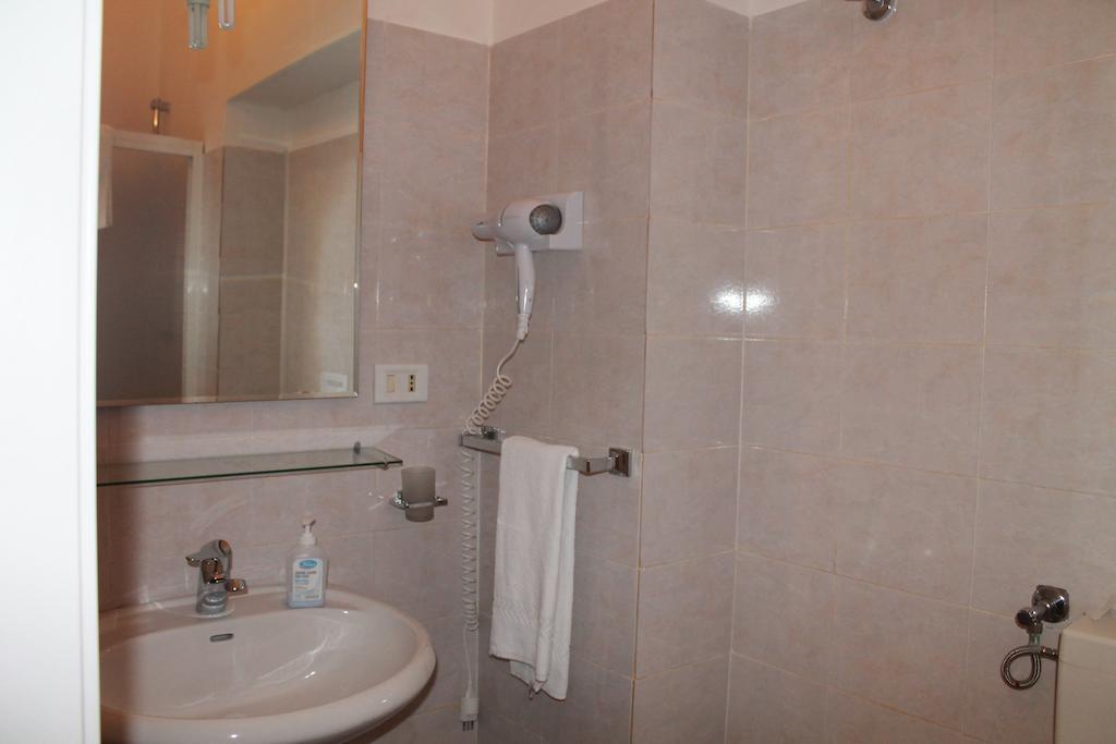 B&B Giorgia Airport Fiumicino Buitenkant foto